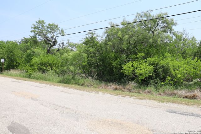 1015 County Road 3822, San Antonio, TX 78253