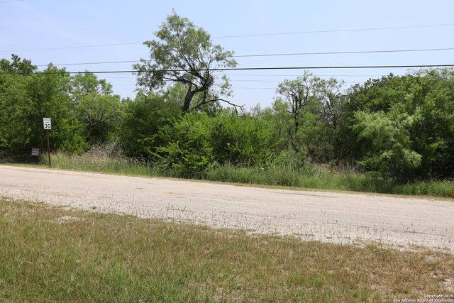 1015 County Road 3822, San Antonio, TX 78253