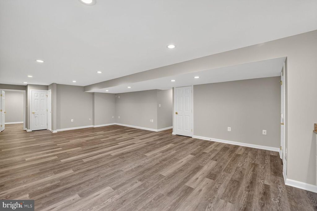 810 LAMOKA DR, Odenton, MD 21113