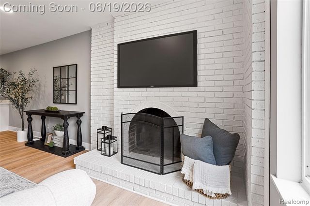 1740 Lakewood Drive, Troy, MI 48083