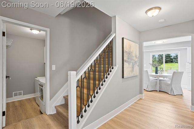 1740 Lakewood Drive, Troy, MI 48083