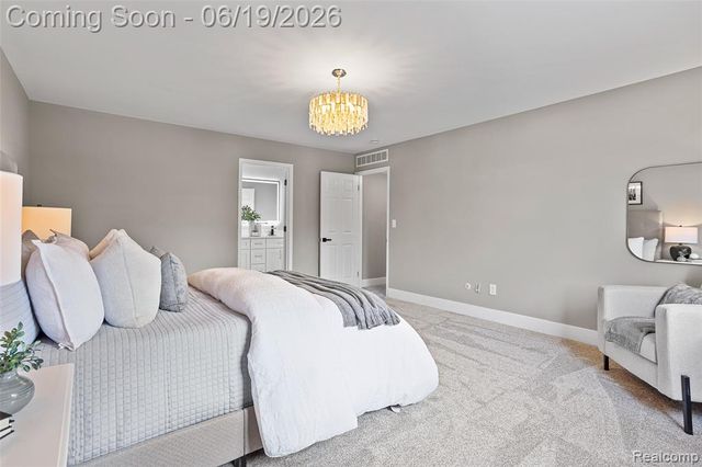 1740 Lakewood Drive, Troy, MI 48083
