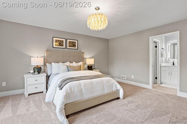1740 Lakewood Drive, Troy, MI 48083