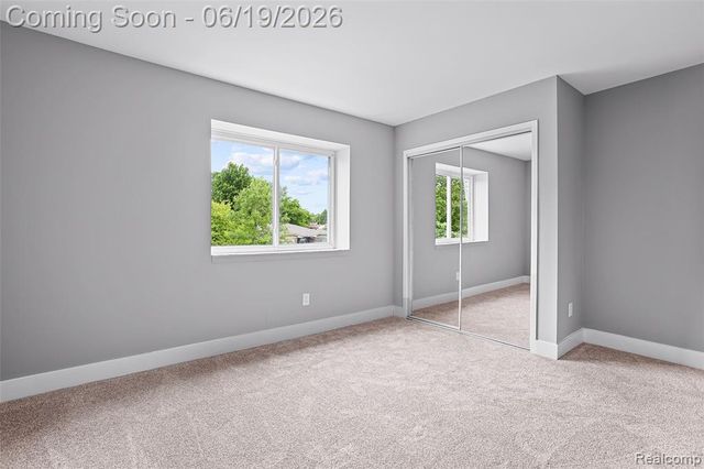 1740 Lakewood Drive, Troy, MI 48083
