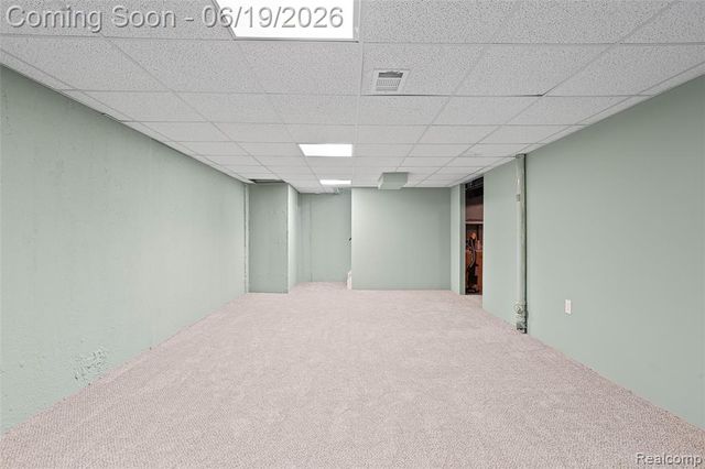 1740 Lakewood Drive, Troy, MI 48083