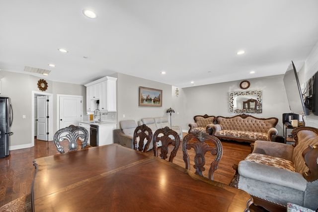 8166 W 87th Street 8166, Hickory Hills, IL 60457