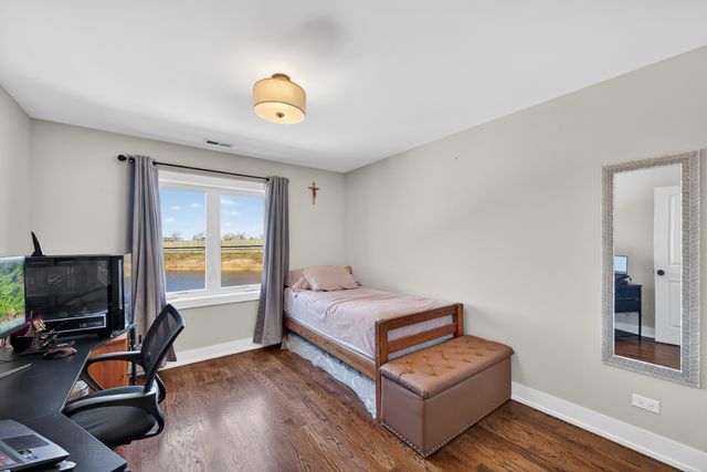 8166 W 87th Street 8166, Hickory Hills, IL 60457