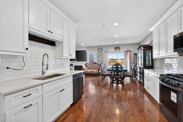 8166 W 87th Street 8166, Hickory Hills, IL 60457