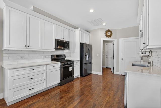 8166 W 87th Street 8166, Hickory Hills, IL 60457