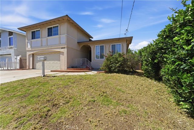20253 Gifford Street, Winnetka, CA 91306