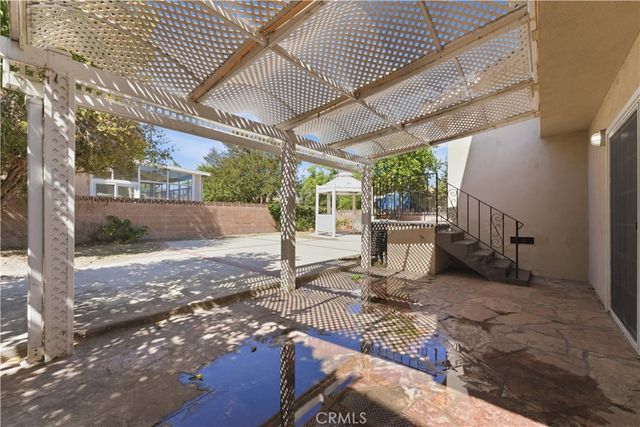 20253 Gifford Street, Winnetka, CA 91306