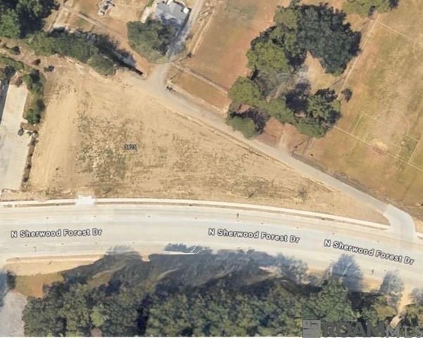 3825 N Sherwood Forest Dr, Baton Rouge, LA 70815