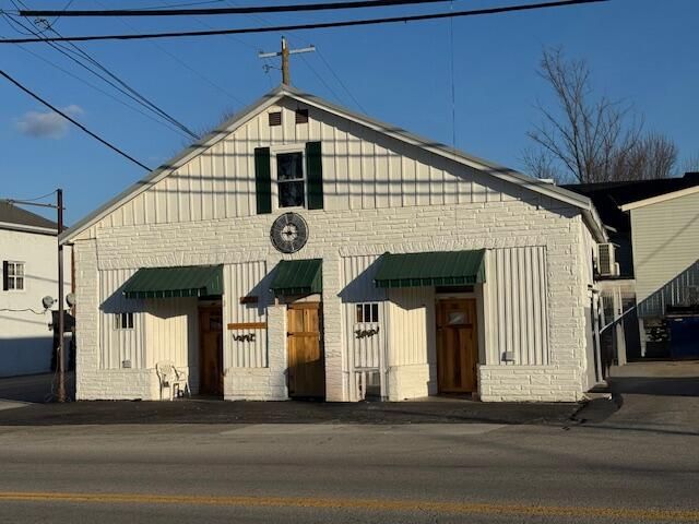 175 S Main Street, Whitley City, KY 42653