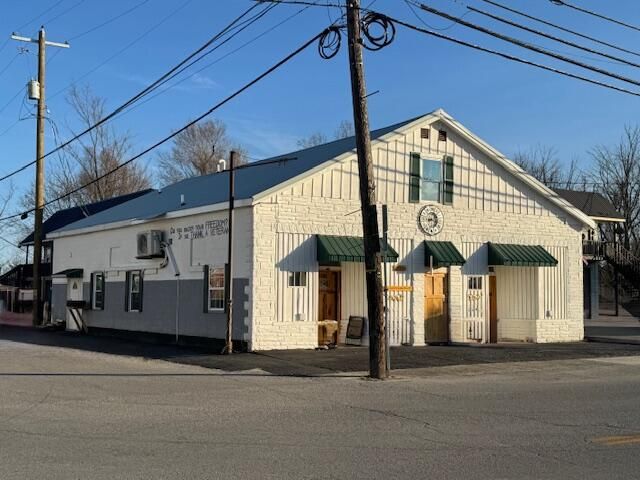 175 S Main Street, Whitley City, KY 42653