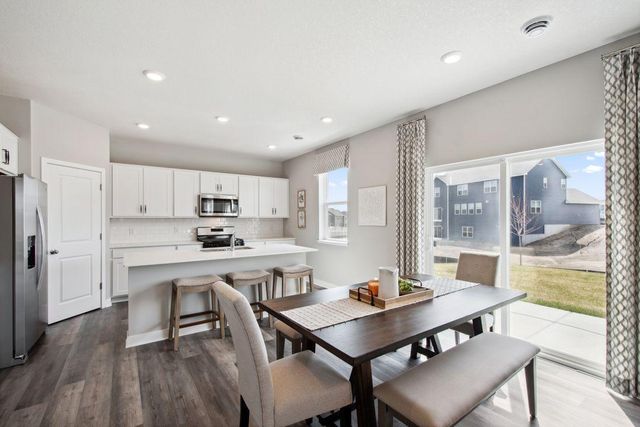 17049 Draper Way, Lakeville, MN 55044