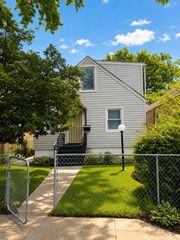 1249 W 108th Place, Chicago, IL 60643