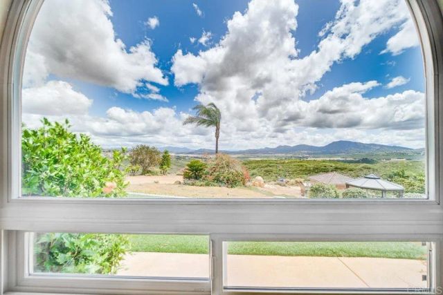 19894 Via Vista Grande, Ramona, CA 92065
