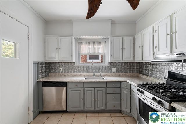 422 Hickory Street, Bethlehem City, PA 18017