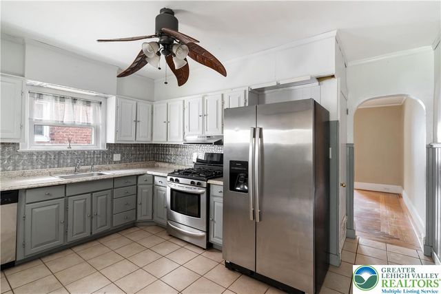 422 Hickory Street, Bethlehem City, PA 18017