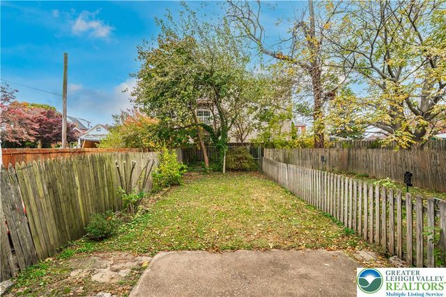 422 Hickory Street, Bethlehem City, PA 18017