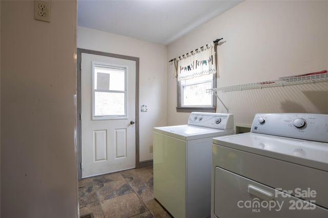 400 Three Dog Mountain Road, Bakersville, NC 28705