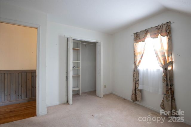 400 Three Dog Mountain Road, Bakersville, NC 28705