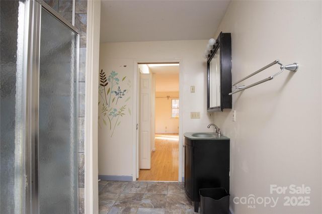 400 Three Dog Mountain Road, Bakersville, NC 28705