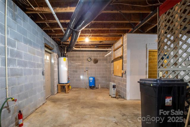 400 Three Dog Mountain Road, Bakersville, NC 28705