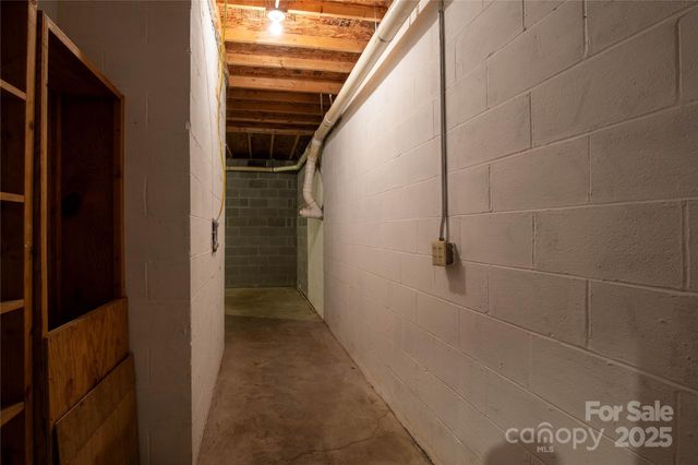 400 Three Dog Mountain Road, Bakersville, NC 28705