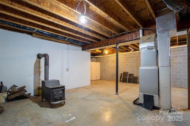 400 Three Dog Mountain Road, Bakersville, NC 28705