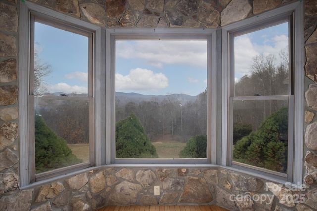 400 Three Dog Mountain Road, Bakersville, NC 28705