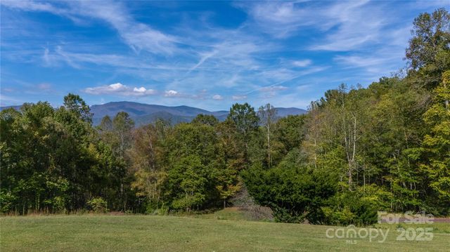 400 Three Dog Mountain Road, Bakersville, NC 28705