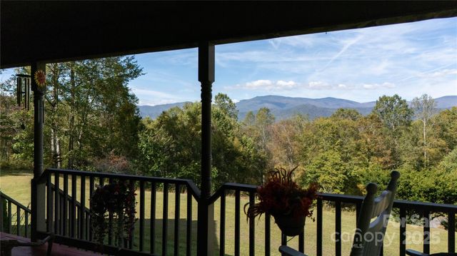 400 Three Dog Mountain Road, Bakersville, NC 28705