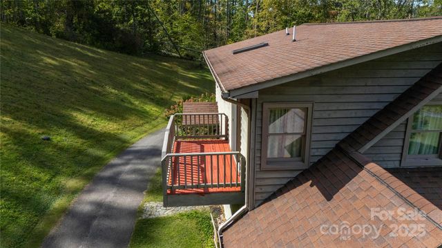 400 Three Dog Mountain Road, Bakersville, NC 28705