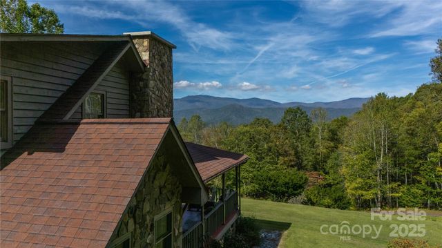 400 Three Dog Mountain Road, Bakersville, NC 28705