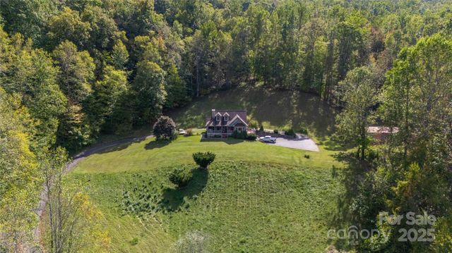 400 Three Dog Mountain Road, Bakersville, NC 28705