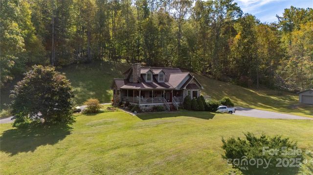 400 Three Dog Mountain Road, Bakersville, NC 28705