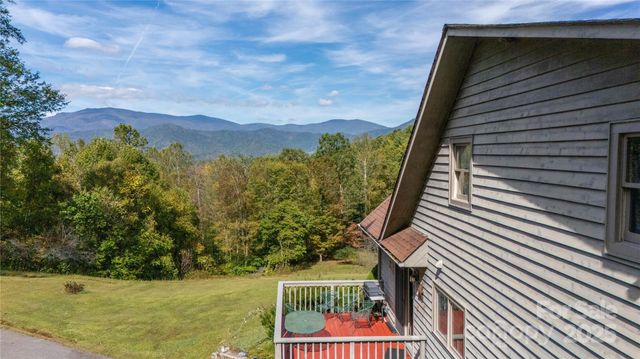 400 Three Dog Mountain Road, Bakersville, NC 28705
