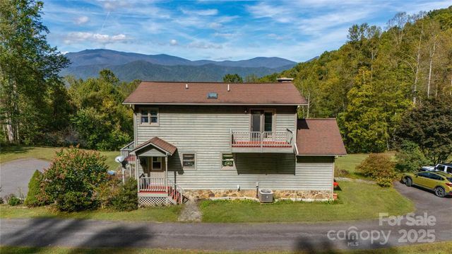 400 Three Dog Mountain Road, Bakersville, NC 28705
