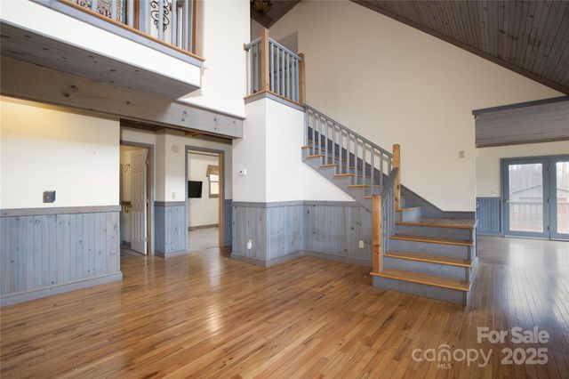 400 Three Dog Mountain Road, Bakersville, NC 28705