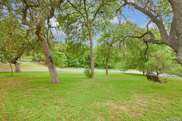 1887 ARBOLAS CT, Seguin, TX 78155