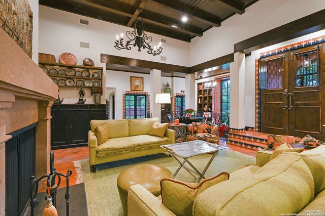 1887 ARBOLAS CT, Seguin, TX 78155