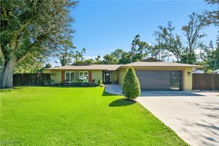2474 King Arthurs CT, Fort Myers, FL 33912