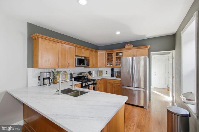 2940 W GIRARD AVE, Philadelphia, PA 19130
