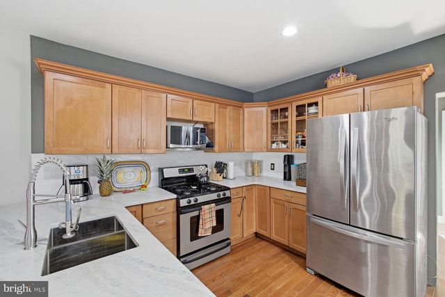 2940 W GIRARD AVE, Philadelphia, PA 19130