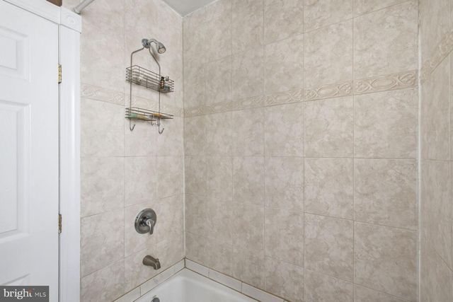 2940 W GIRARD AVE, Philadelphia, PA 19130