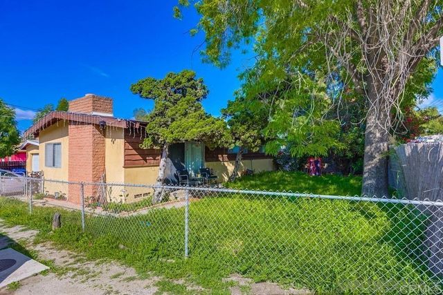 18 Pacific Avenue, Lemon Grove, CA 91945
