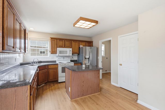 4410 SUSSEX DR, Columbia, MO 65203