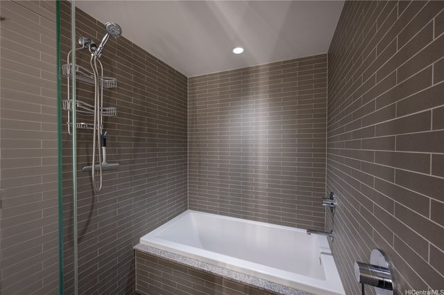 1001 Queen Street 3506, Honolulu, HI 96814