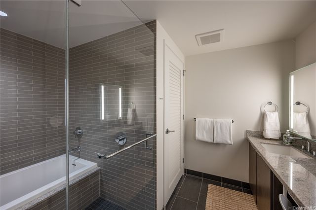 1001 Queen Street 3506, Honolulu, HI 96814